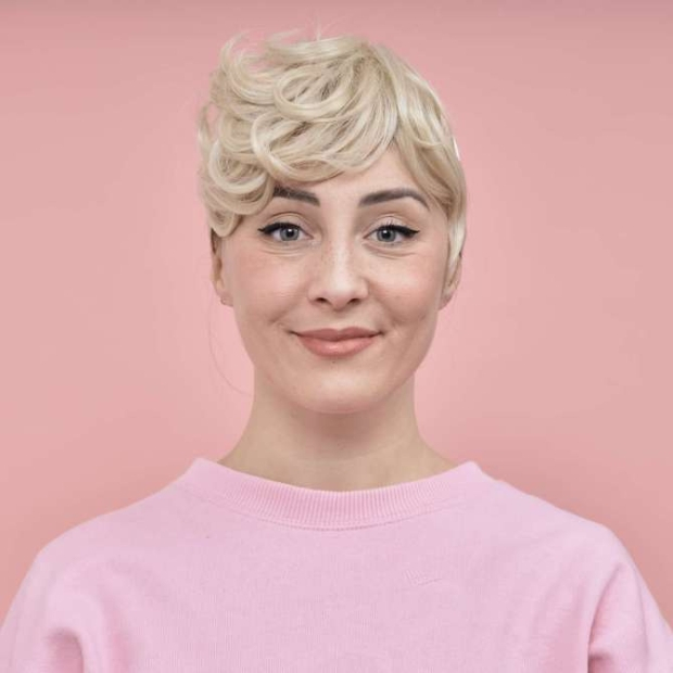 Fausse frange boucl&eacute;e blond platine H&eacute;l&egrave;ne | Comptoir de Vie