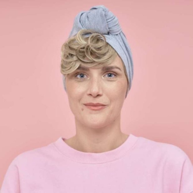 Fausse frange boucl&eacute;e blond m&eacute;ch&eacute; ch&acirc;tain | Comptoir de Vie