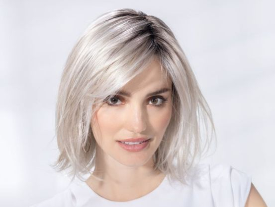 Perruque blanche femme